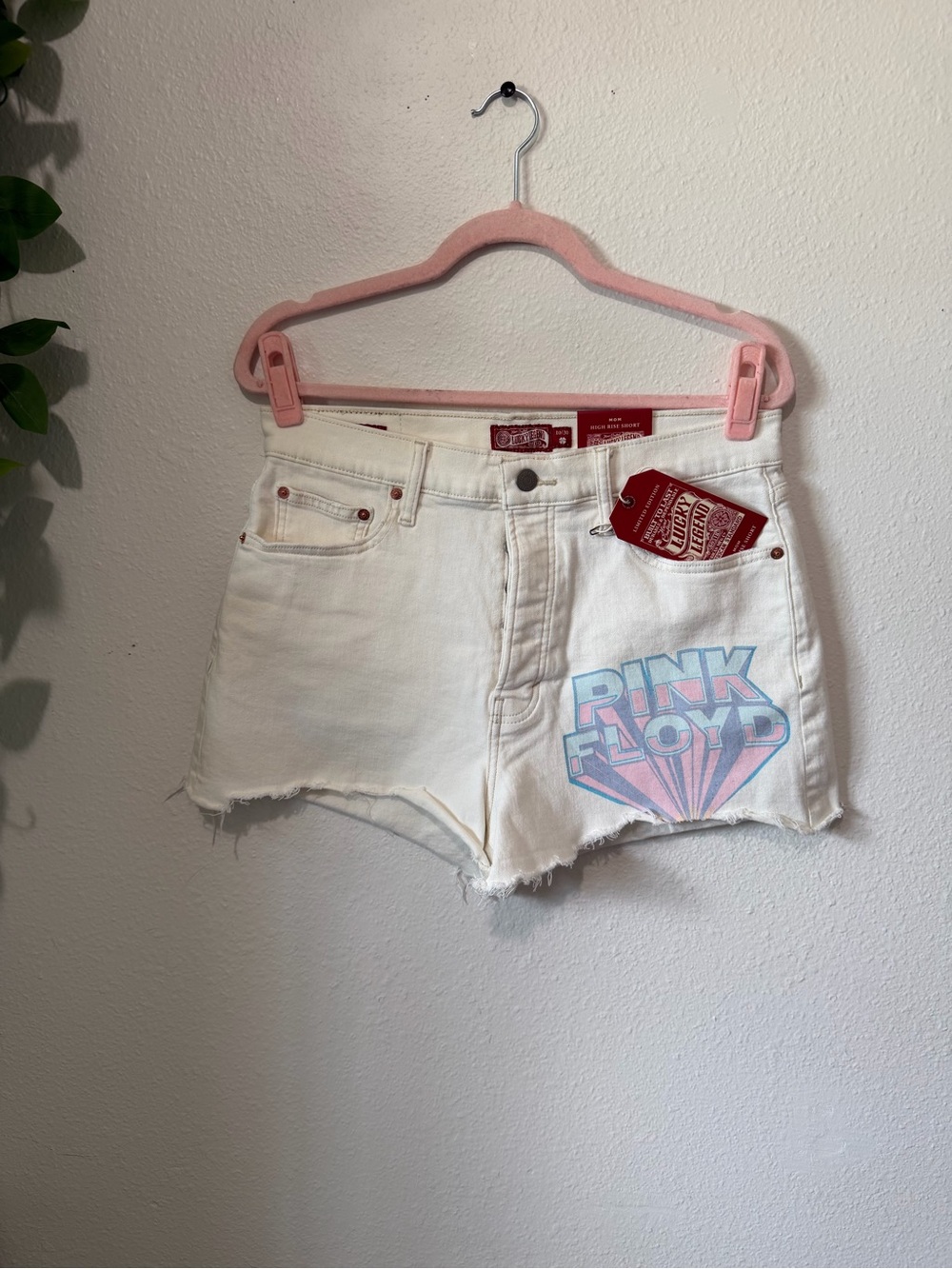 NWT Lucky Brand Legend Pink Floyd Dark Side of the Moon Mom Short 10 Cream
